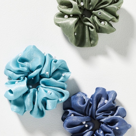 NWT Anthropologie Pearl Embellished Scrunchies Set of 3 - Picture 1 of 3